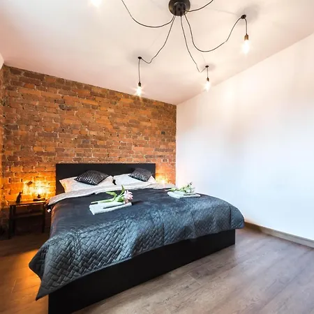 Apartament Wita Stwosza Jelenia Gora Exterior photo